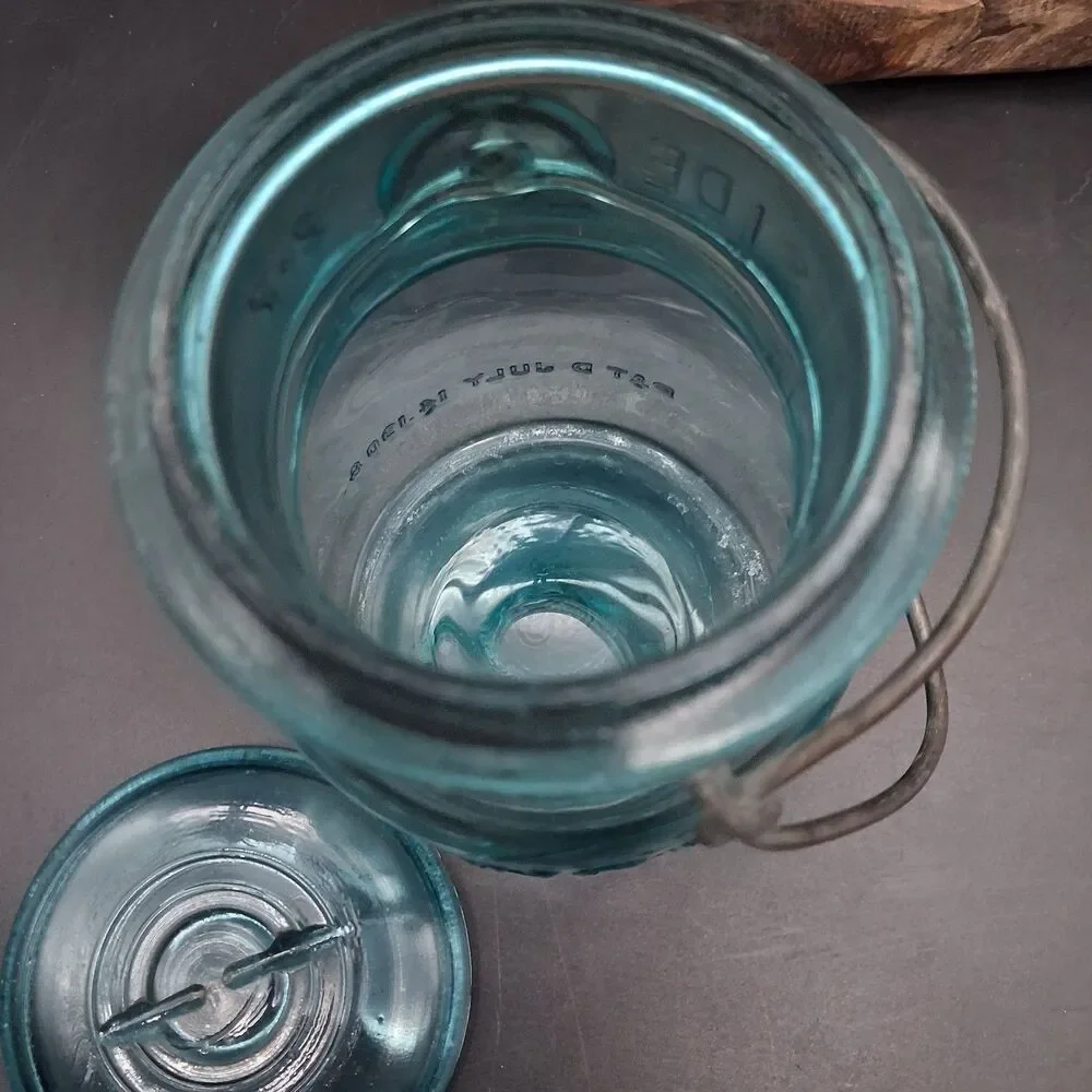 Tight Seal antique aqua